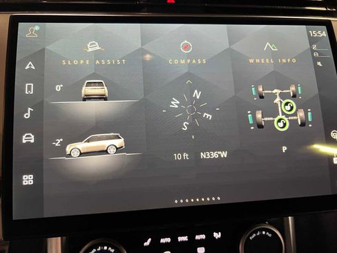 Used 2023 Land Rover Range Rover SE image 32