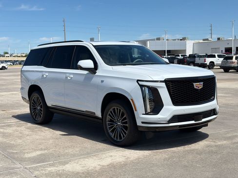 Used 2026 Cadillac Escalade Platinum Sport w/ LPO, Floor Liner Package image 7