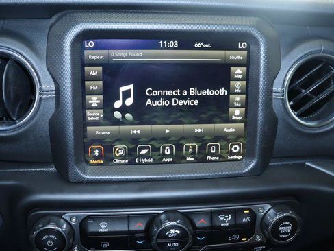 Used 2023 Jeep Wrangler Unlimited Sahara AWD/4WD image 20