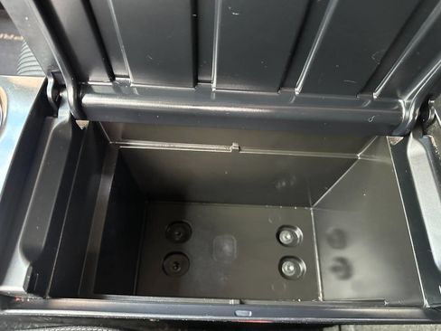 Used 2015 Toyota Prius V Three image 46