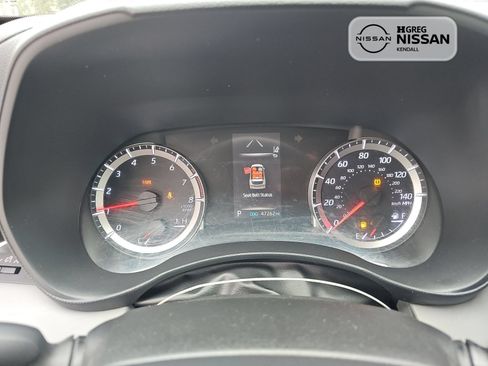 Used 2021 Toyota Highlander L FWD image 9