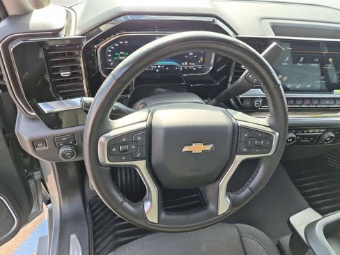Used 2023 Chevrolet Silverado 1500 LT AWD/4WD image 11