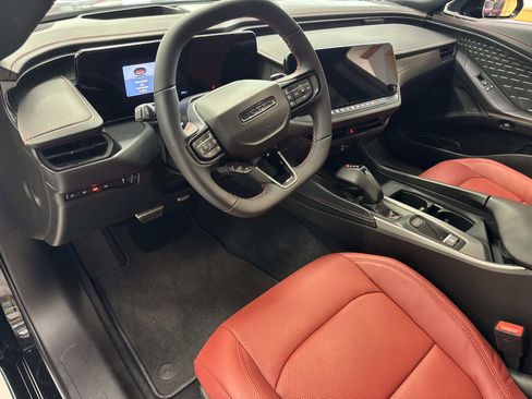New 2026 Dodge Charger R/T AWD/4WD image 9