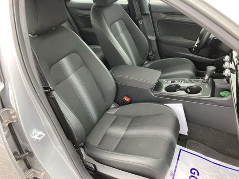 Used 2025 Honda Civic Sport image 28