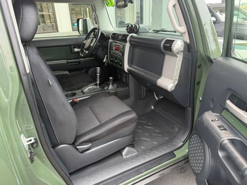 Used 2014 Toyota FJ Cruiser 4WD w/ Upgrade Package image 16