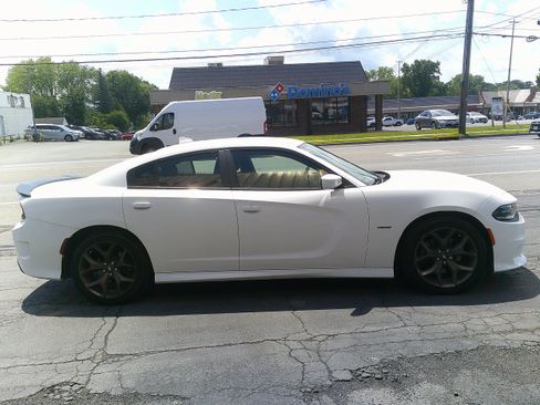Used 2019 Dodge Charger R/T RWD image 12
