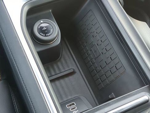 Used 2025 Ford Expedition Tremor AWD/4WD image 21