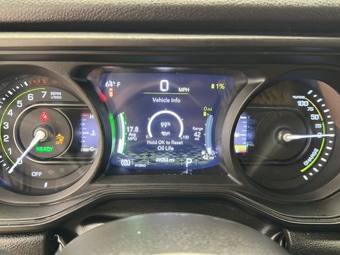 Used 2024 Jeep Wrangler Unlimited AWD/4WD image 15