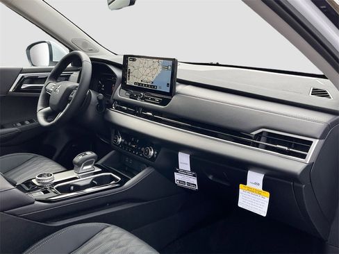 New 2025 Mitsubishi Outlander SEL image 33