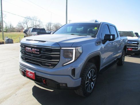 Used 2024 GMC Sierra 1500 AT4 w/ AT4 Premium Package image 11