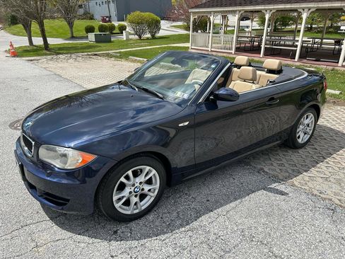 Used 2009 BMW 128i Convertible image 9