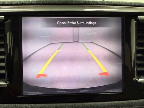 Used 2020 Chrysler Pacifica Limited FWD image 25