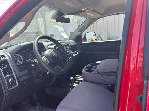 Used 2018 RAM 2500 Tradesman w/ Chrome Appearance Group AWD/4WD image 9
