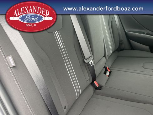 Used 2024 Hyundai Elantra SEL w/ Convenience Package FWD image 17