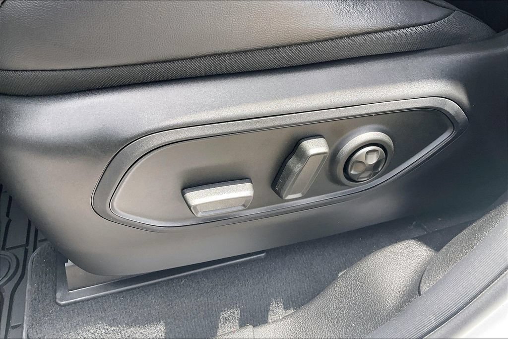 New 2026 Jeep Grand Cherokee Altitude RWD image 16