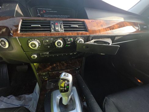 Used 2010 BMW 528i xDrive Sedan w/ Premium Pkg image 13