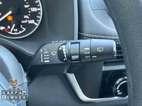 Used 2025 Nissan Rogue S AWD/4WD image 25