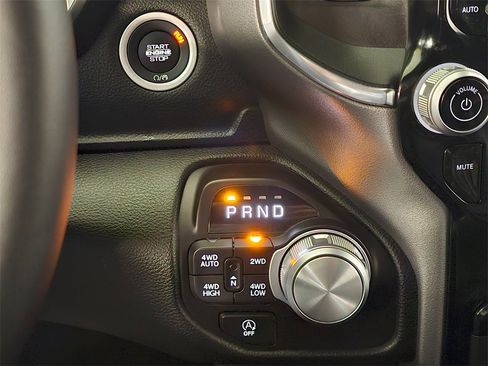 Used 2025 RAM 1500 Laramie image 33