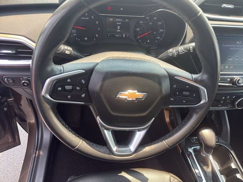 Used 2022 Chevrolet TrailBlazer ACTIV w/ Sun and Liftgate Package FWD image 17