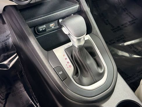 Used 2023 Kia Forte LXS w/ LXS Technology Package FWD image 17