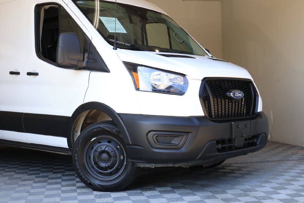 Used 2025 Ford Transit 250 148 Medium Roof RWD image 3