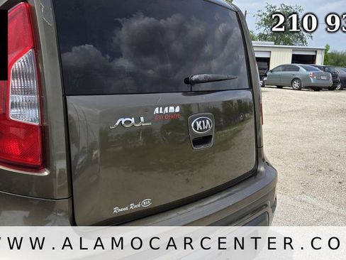 Used 2013 Kia Soul FWD image 11