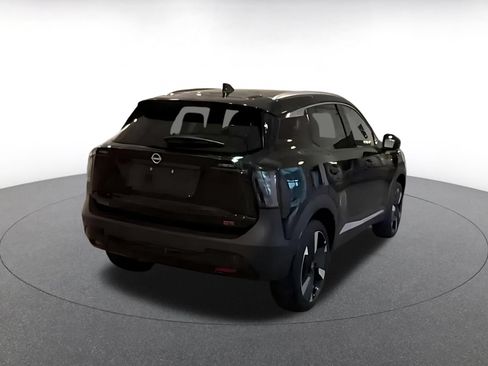 Used 2026 Nissan Kicks SR FWD image 12