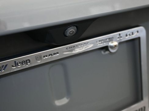 Used 2022 Jeep Compass Limited image 37