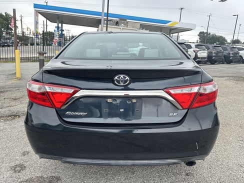 Used 2015 Toyota Camry SE FWD image 3