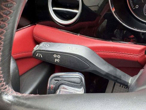 Used 2018 Bentley Bentayga AWD/4WD image 33