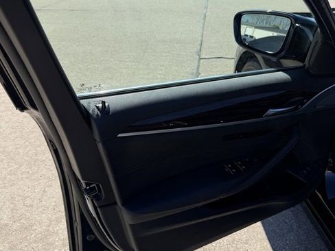 Used 2021 BMW 530i xDrive w/ Convenience Package image 9