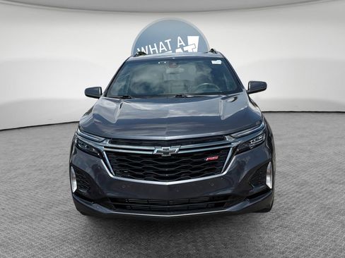 Used 2022 Chevrolet Equinox RS w/ LPO, Floor Liner Package FWD image 9