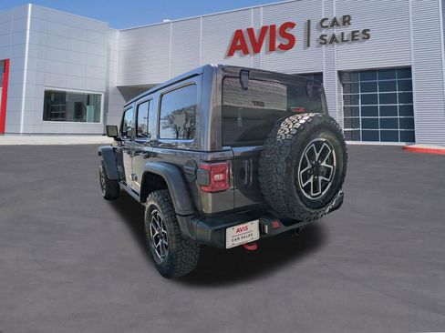 Used 2025 Jeep Wrangler Unlimited Rubicon w/ Convenience Group image 9
