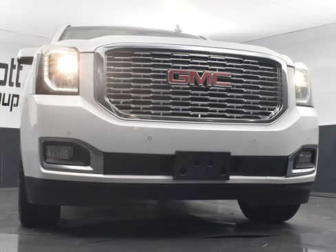 Used 2019 GMC Yukon Denali w/ Denali Ultimate Package AWD/4WD image 24
