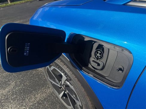 New 2026 Chevrolet Equinox EV LT image 30