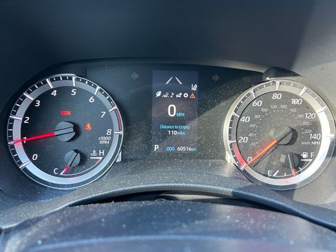 Used 2022 Toyota Highlander LE FWD image 23