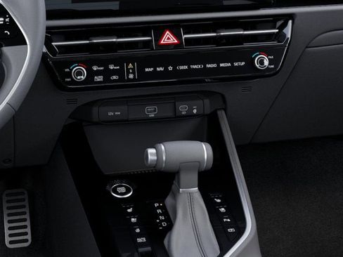 New 2025 Kia Niro SX Touring image 23