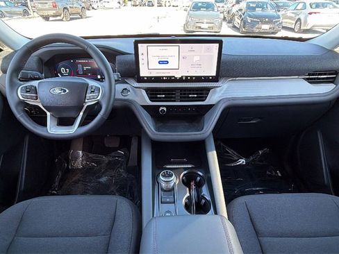 Used 2025 Ford Explorer Active image 28