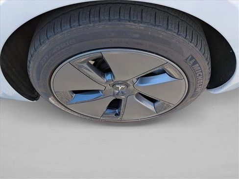 Used 2021 Tesla Model 3 Long Range image 15