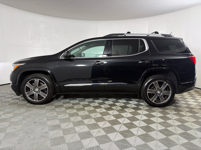 Used 2017 GMC Acadia Denali w/ Technology Package AWD/4WD image 8