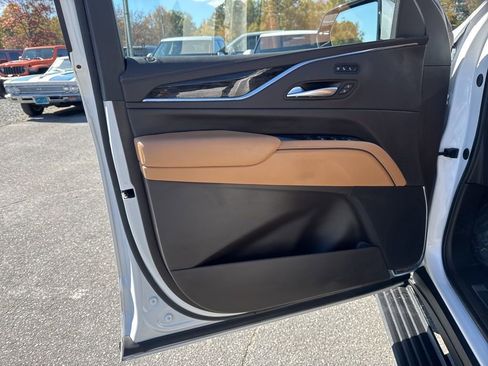 Used 2024 Cadillac Escalade ESV Sport w/ Touring Package image 30