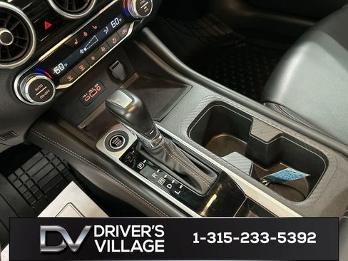 Used 2023 Nissan Sentra SR w/ SR Premium Package FWD image 17