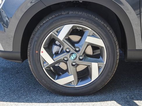 New 2025 Hyundai Venue Limited image 9