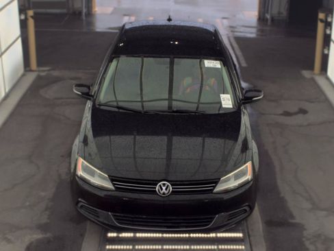 Used 2014 Volkswagen Jetta SE FWD image 2