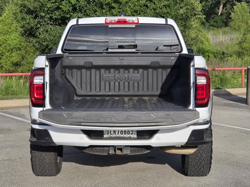 Used 2024 GMC Canyon AT4 w/ AT4 Premium Package AWD/4WD image 9