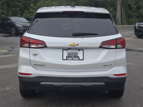 Used 2022 Chevrolet Equinox LT AWD/4WD image 16