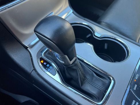 Used 2019 Jeep Grand Cherokee Limited w/ Luxury Group II image 23