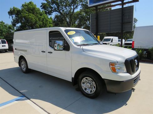 Used 2021 Nissan NV 2500 SV image 15