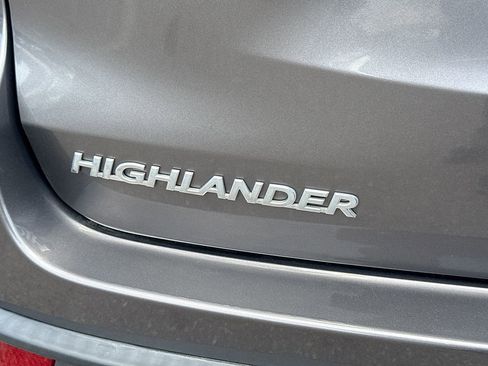 Used 2019 Toyota Highlander XLE FWD image 11