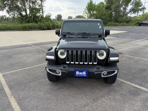 Used 2021 Jeep Gladiator Overland w/ Popular Equipment Package AWD/4WD image 2